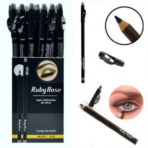 Lápiz negro
Este lápiz de ojos negro intenso incluye sacapuntas integrado en la tapa para mantener siempre la punta afilada y lograr trazos definidos. Fórmula cremosa que se difumina fácilmente o fija como delineado.