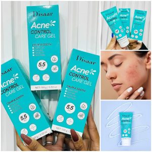 Gel facial antiacne
Está formulado con una combinación de ingredientes calmantes, hidratantes y reguladores del sebo, pensado para pieles con acné o tendencia a la inflamación.